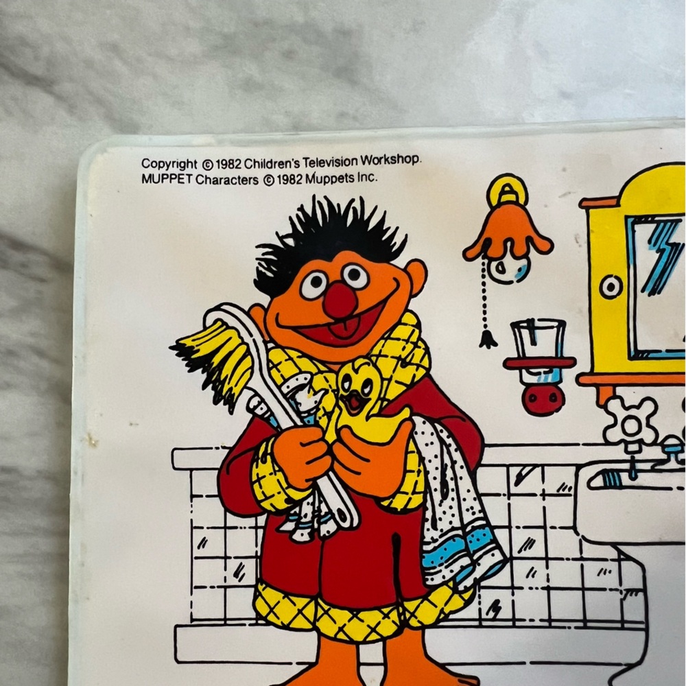 1982 book - Picture 3 of 3